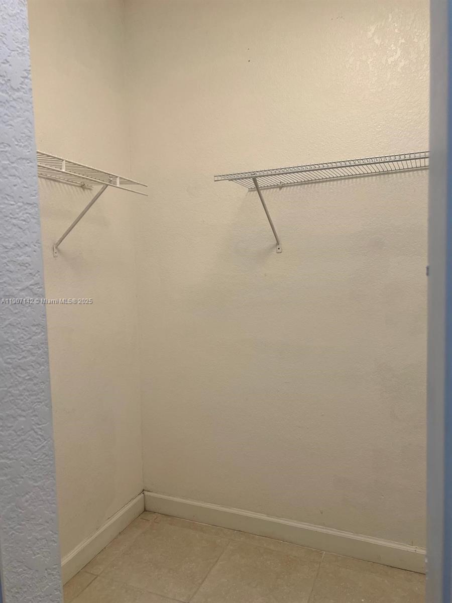 SHOMA HOMES AT COUNTRY CL - Residential Lease