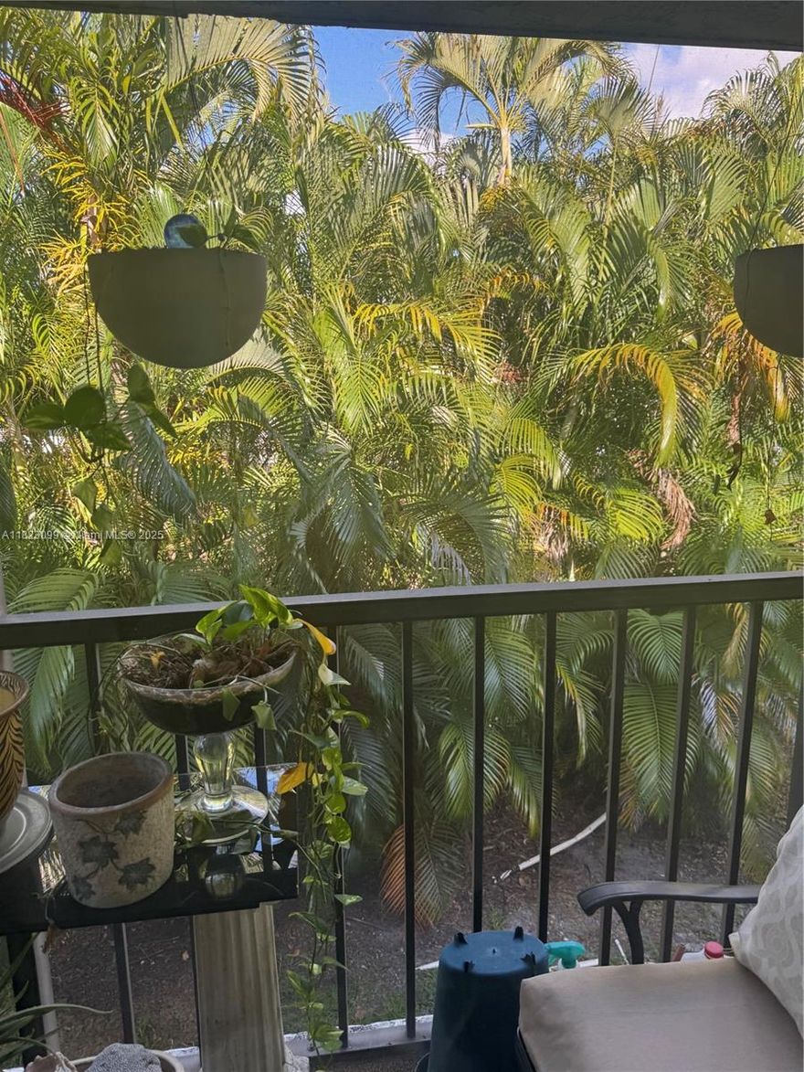 Great Townhouse in North Miami 2 beds/1 1/ 2 baths.Two story unit with gardens views in a quiet and well kept community. Washer and Dryer inside the utility.Great for investors, long term tenant in place . 2 parking spaces and a reasonable maintenance.