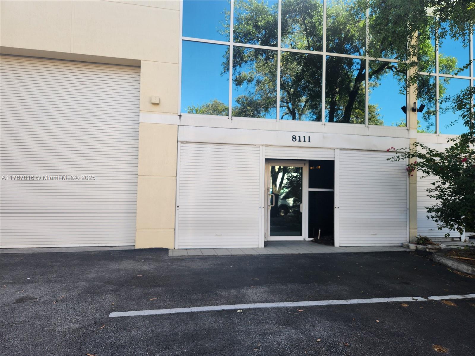 8111 NW 29th St 8111