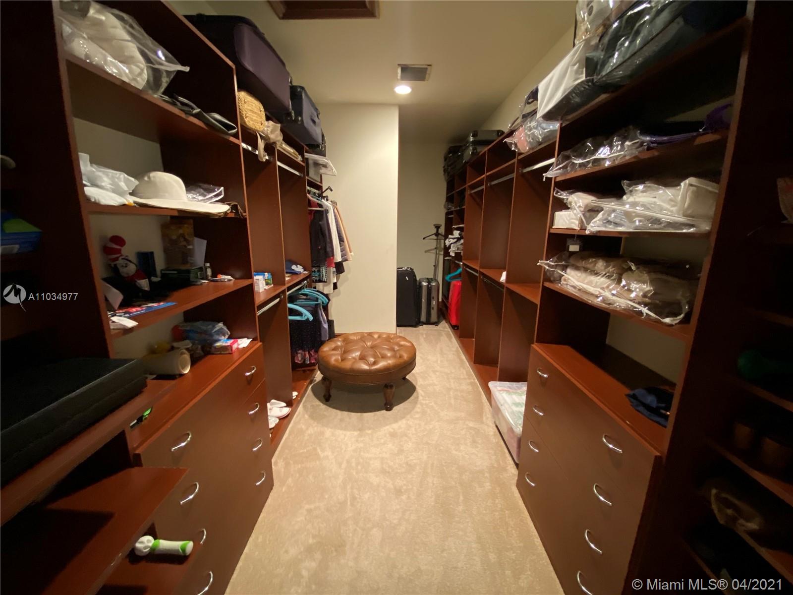 GOLDEN BEACH SEC D - Residential