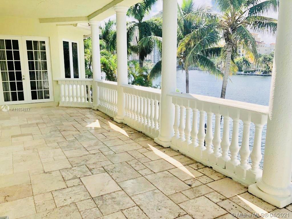 GOLDEN BEACH SEC D - Residential