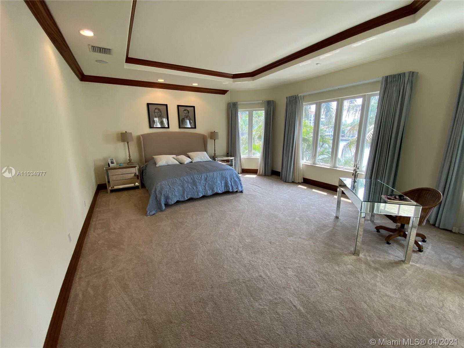 GOLDEN BEACH SEC D - Residential