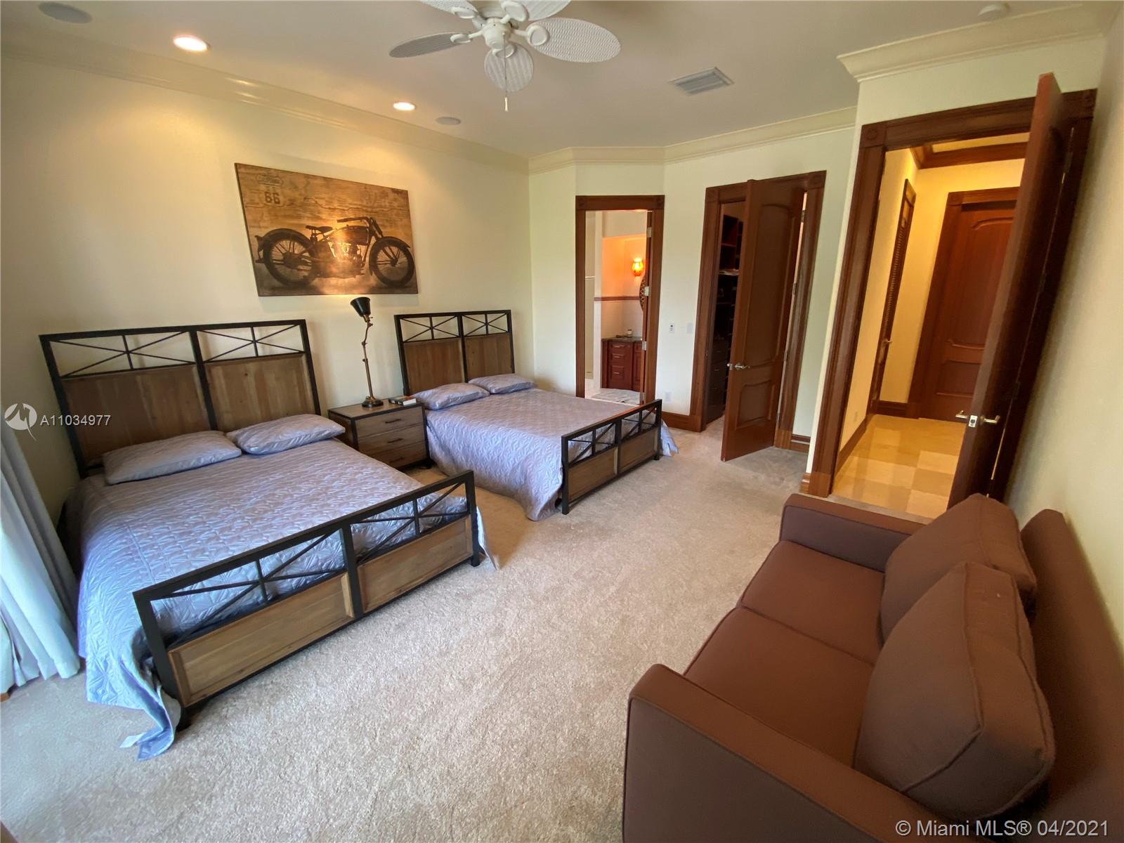 GOLDEN BEACH SEC D - Residential