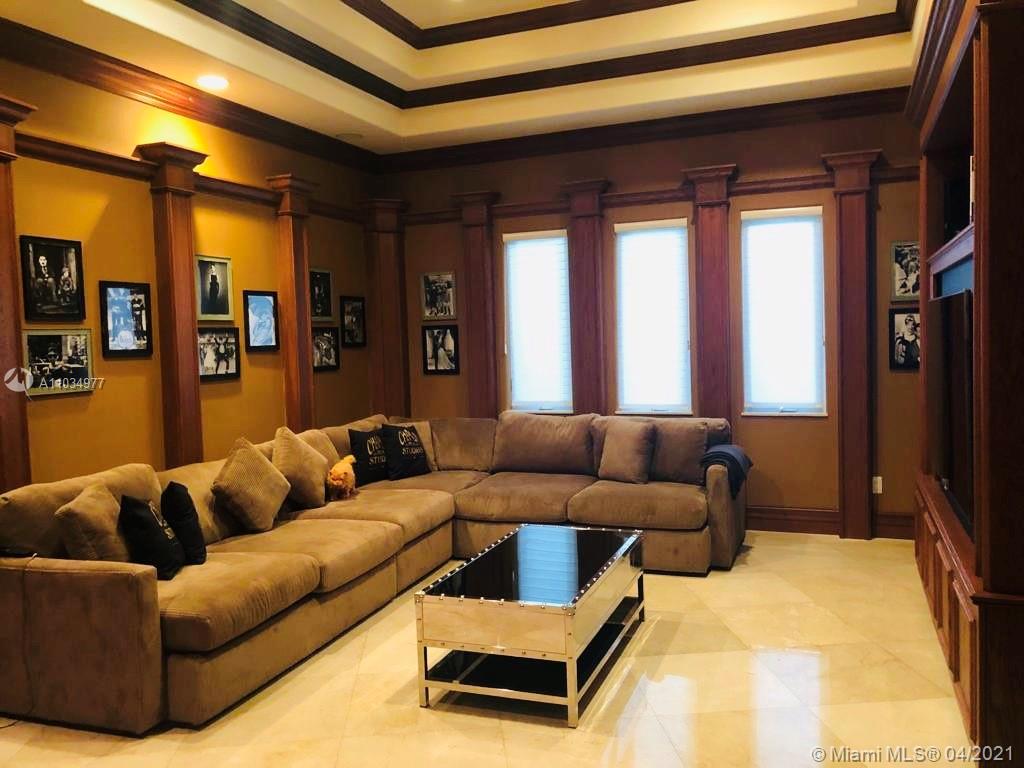 GOLDEN BEACH SEC D - Residential