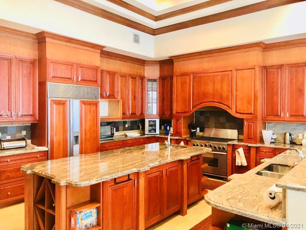 GOLDEN BEACH SEC D - Residential