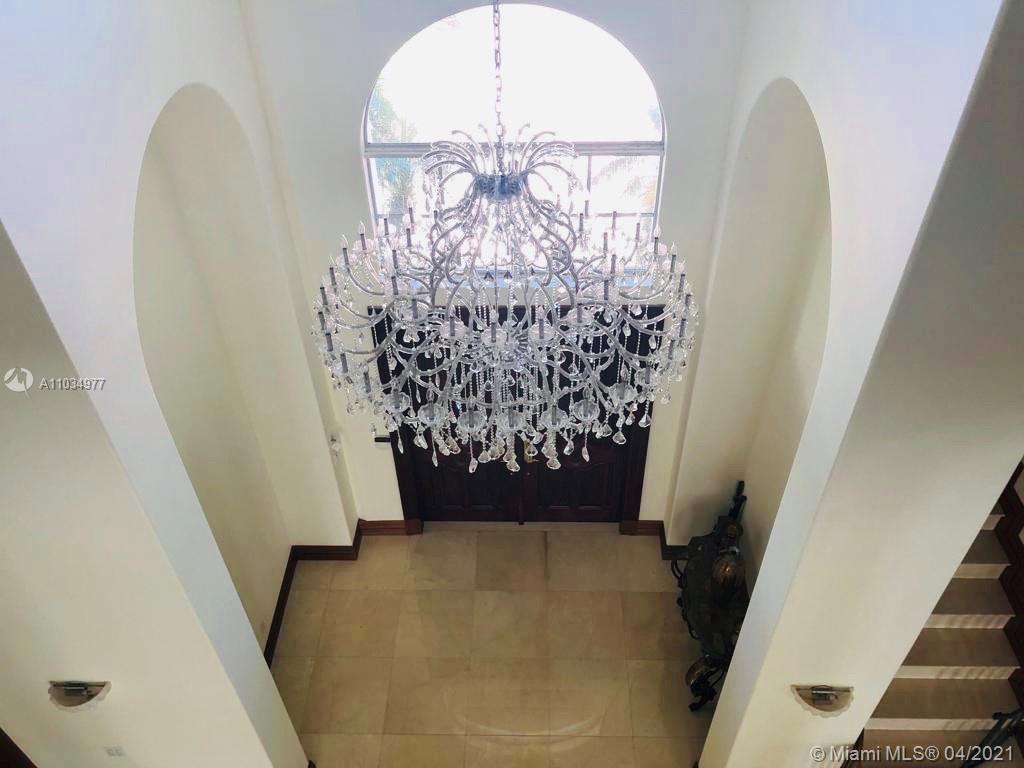 GOLDEN BEACH SEC D - Residential