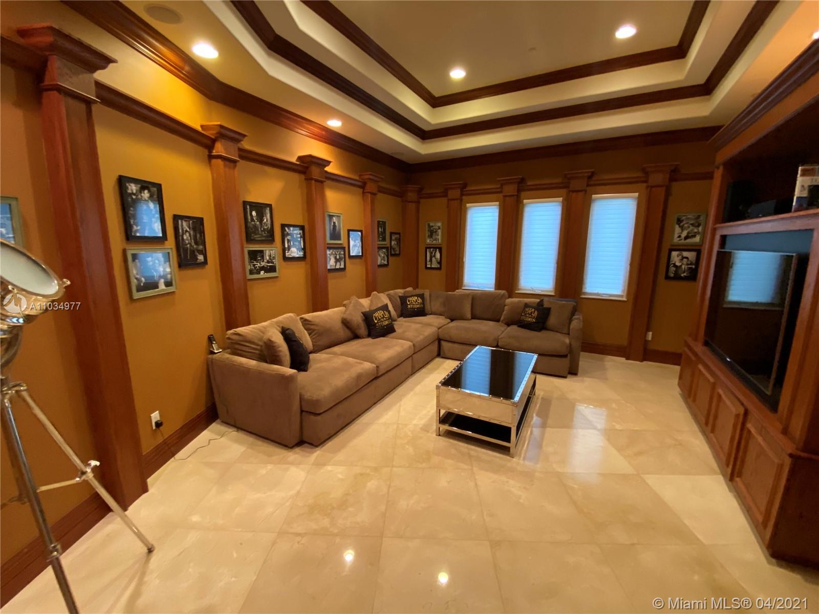 GOLDEN BEACH SEC D - Residential