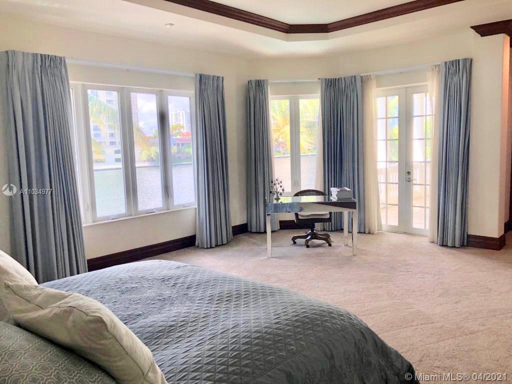 GOLDEN BEACH SEC D - Residential