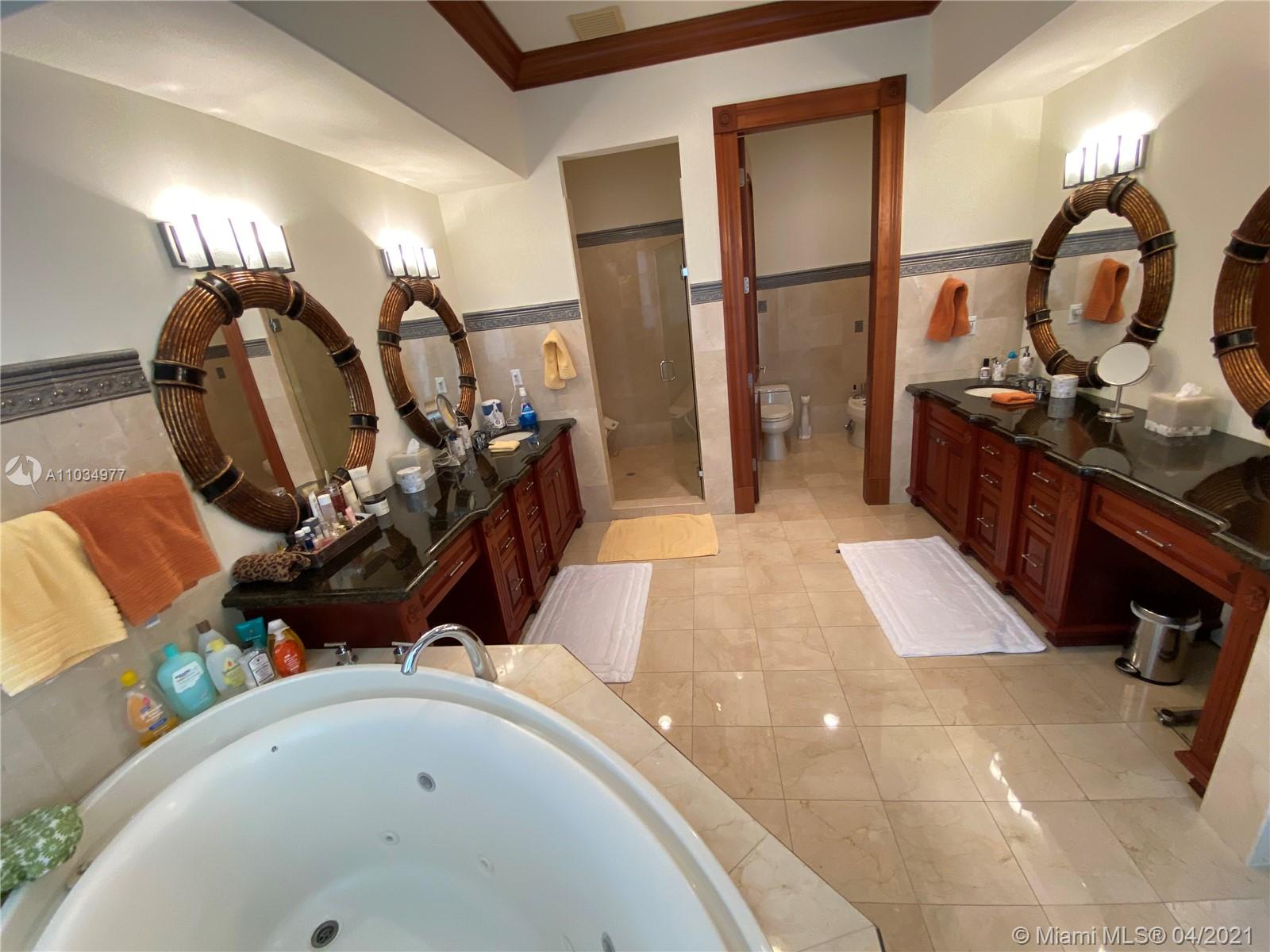 GOLDEN BEACH SEC D - Residential