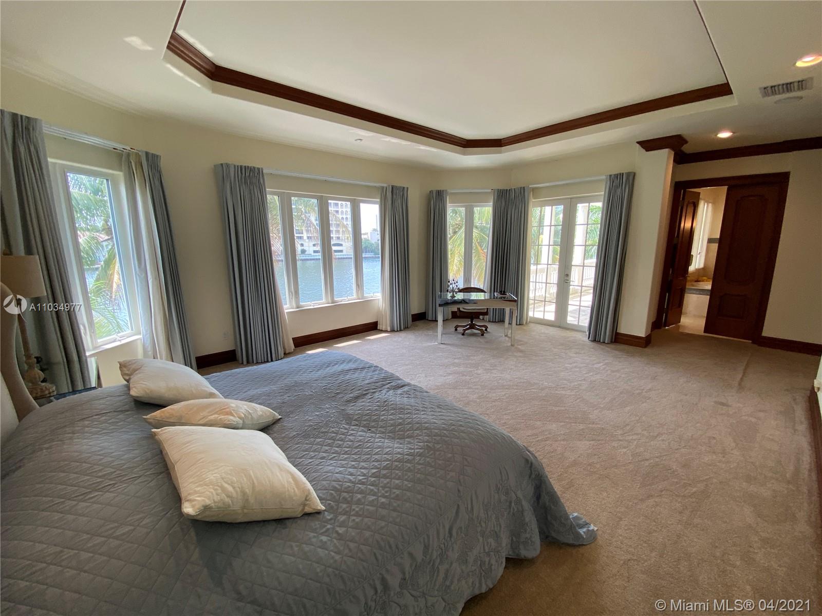 GOLDEN BEACH SEC D - Residential