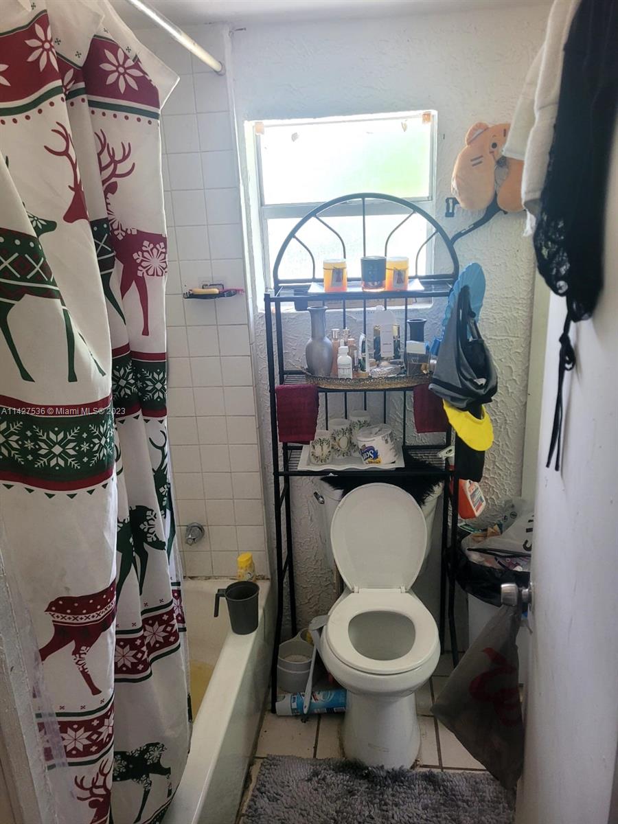 Photo of 288 NE 47th St, Deerfield Beach, FL 33064 (MLS # A11427536)