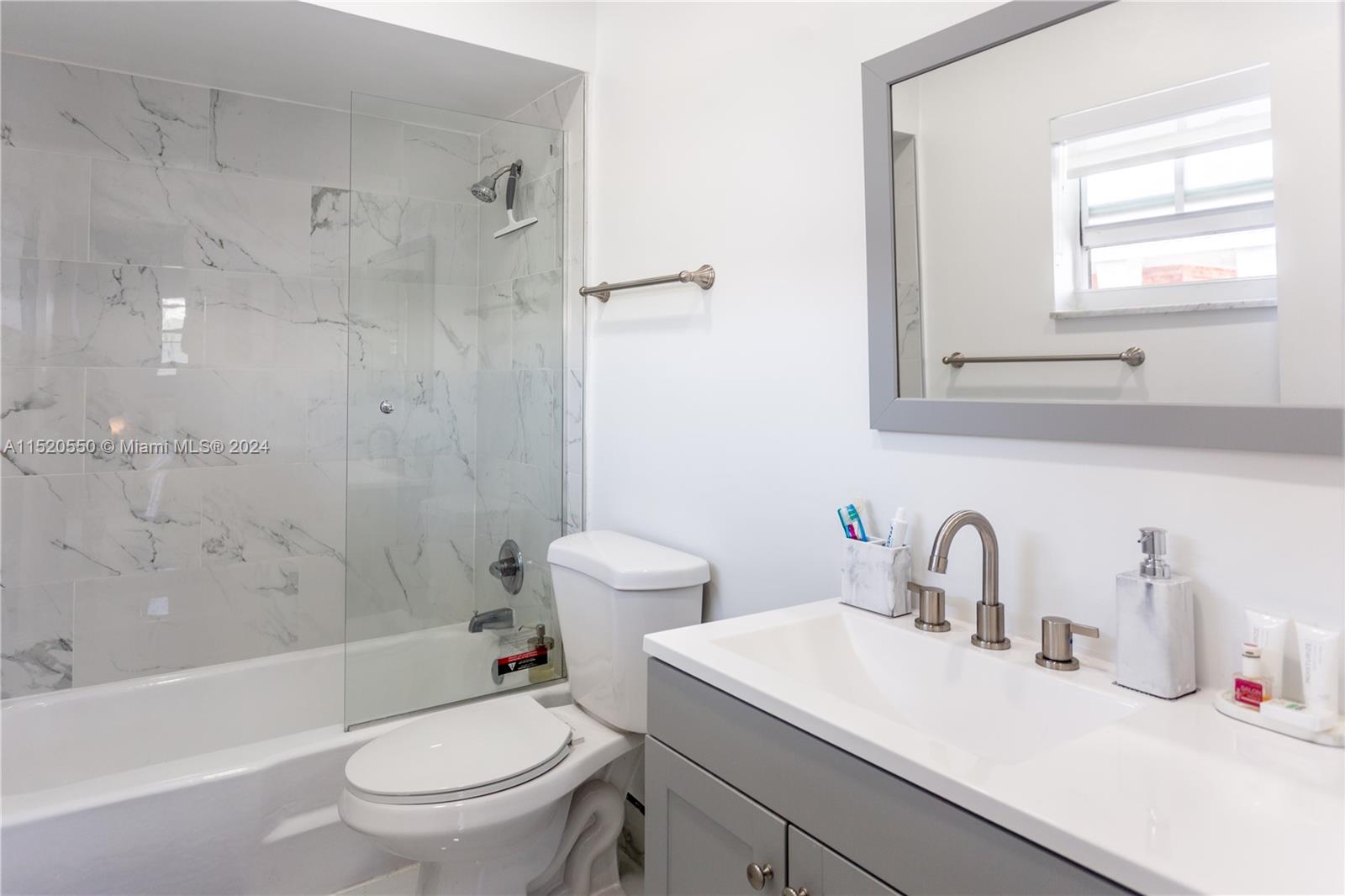 COLONIAL MANOR WEST APART - Residential Lease