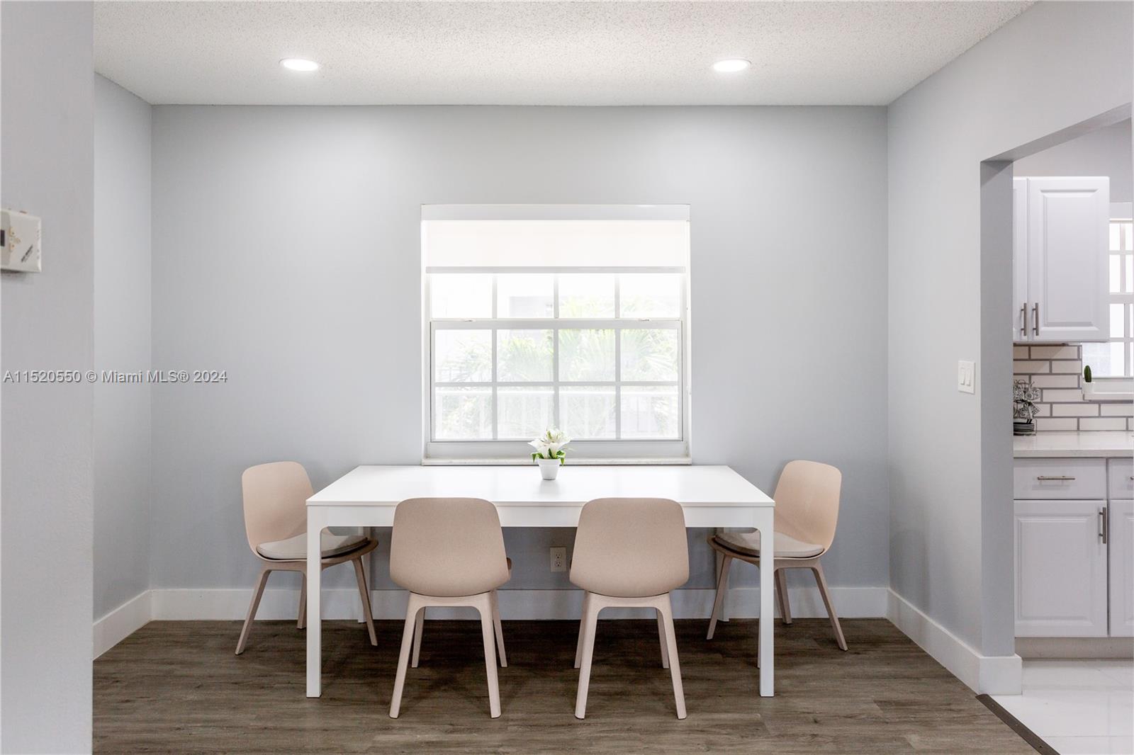 COLONIAL MANOR WEST APART - Residential Lease