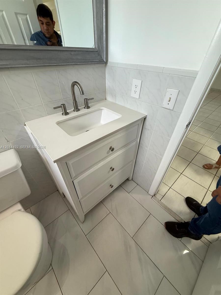 ALCAZAR VILLAS CONDO - Residential Lease
