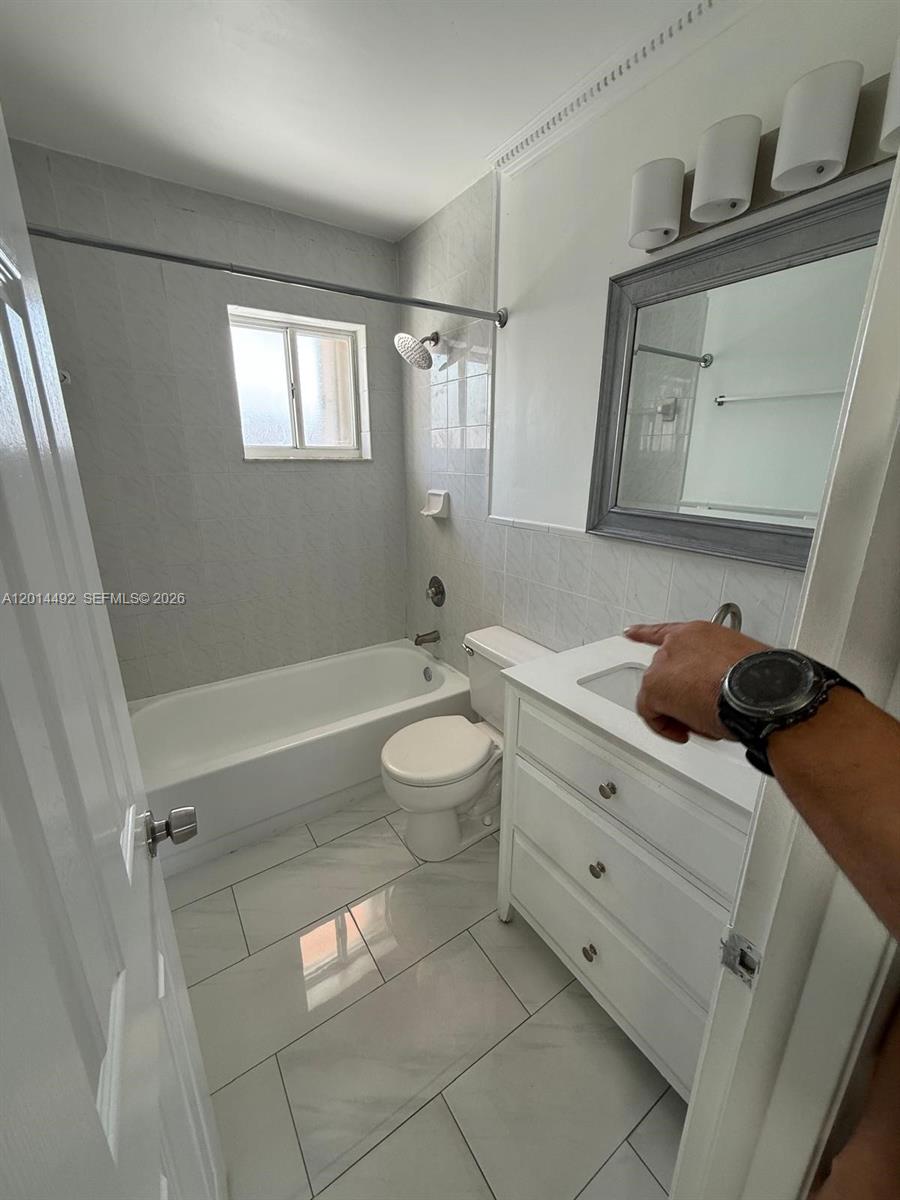 ALCAZAR VILLAS CONDO - Residential Lease