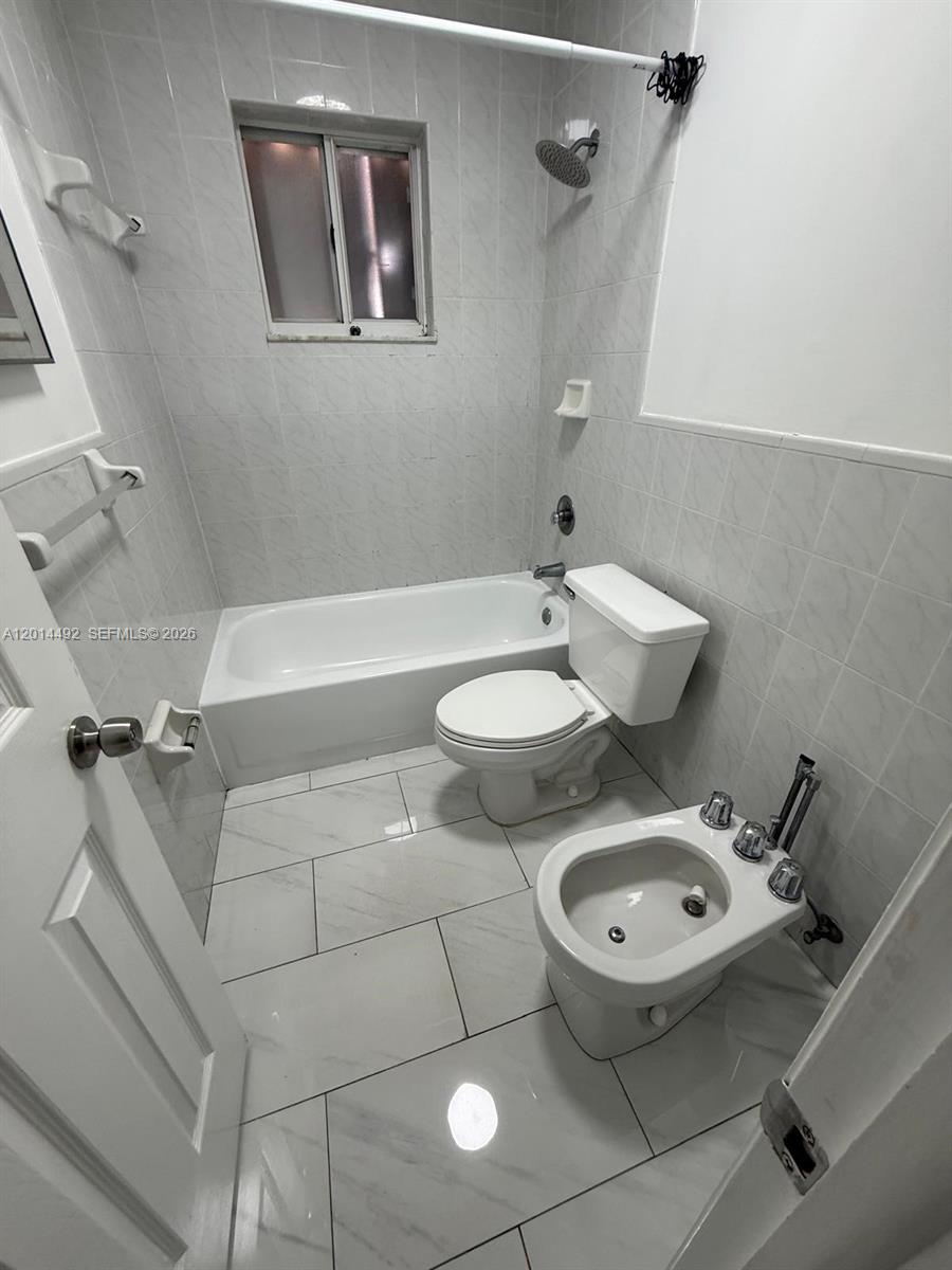 ALCAZAR VILLAS CONDO - Residential Lease