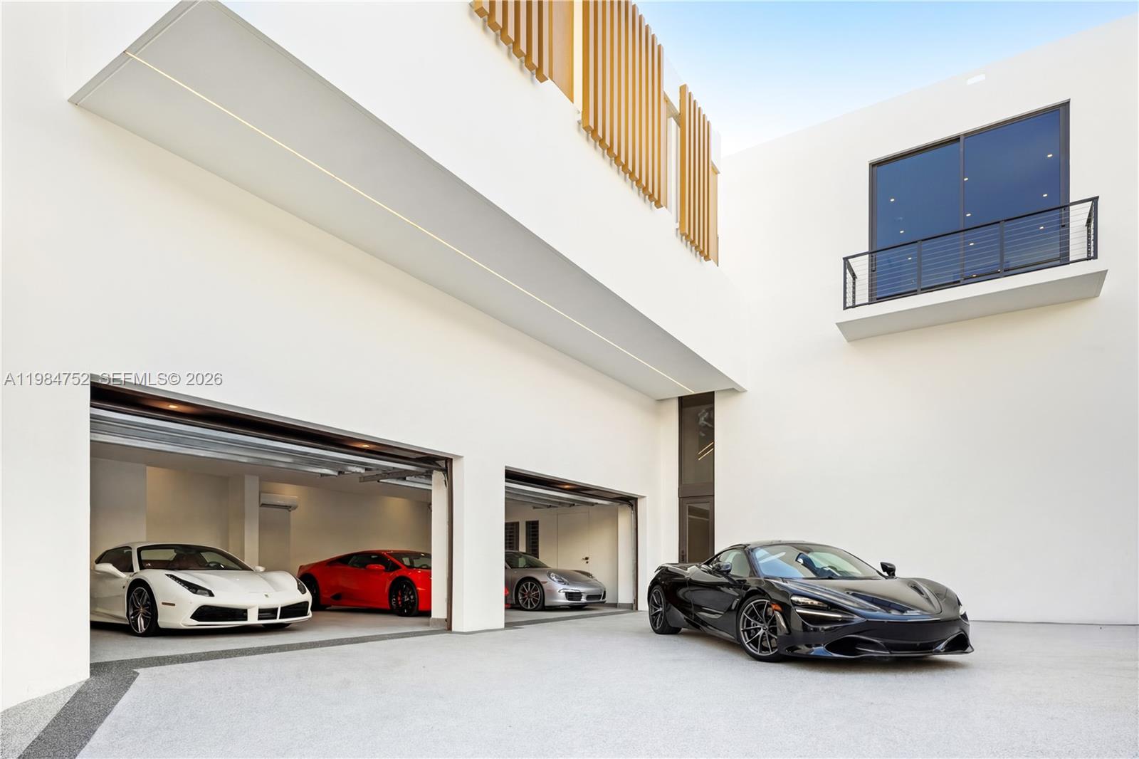 BEACH SHORES - Residential