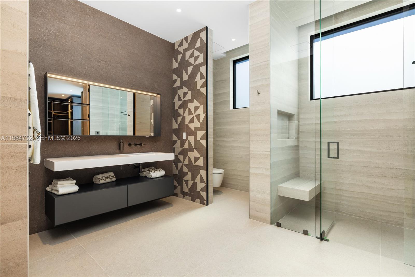 BEACH SHORES - Residential