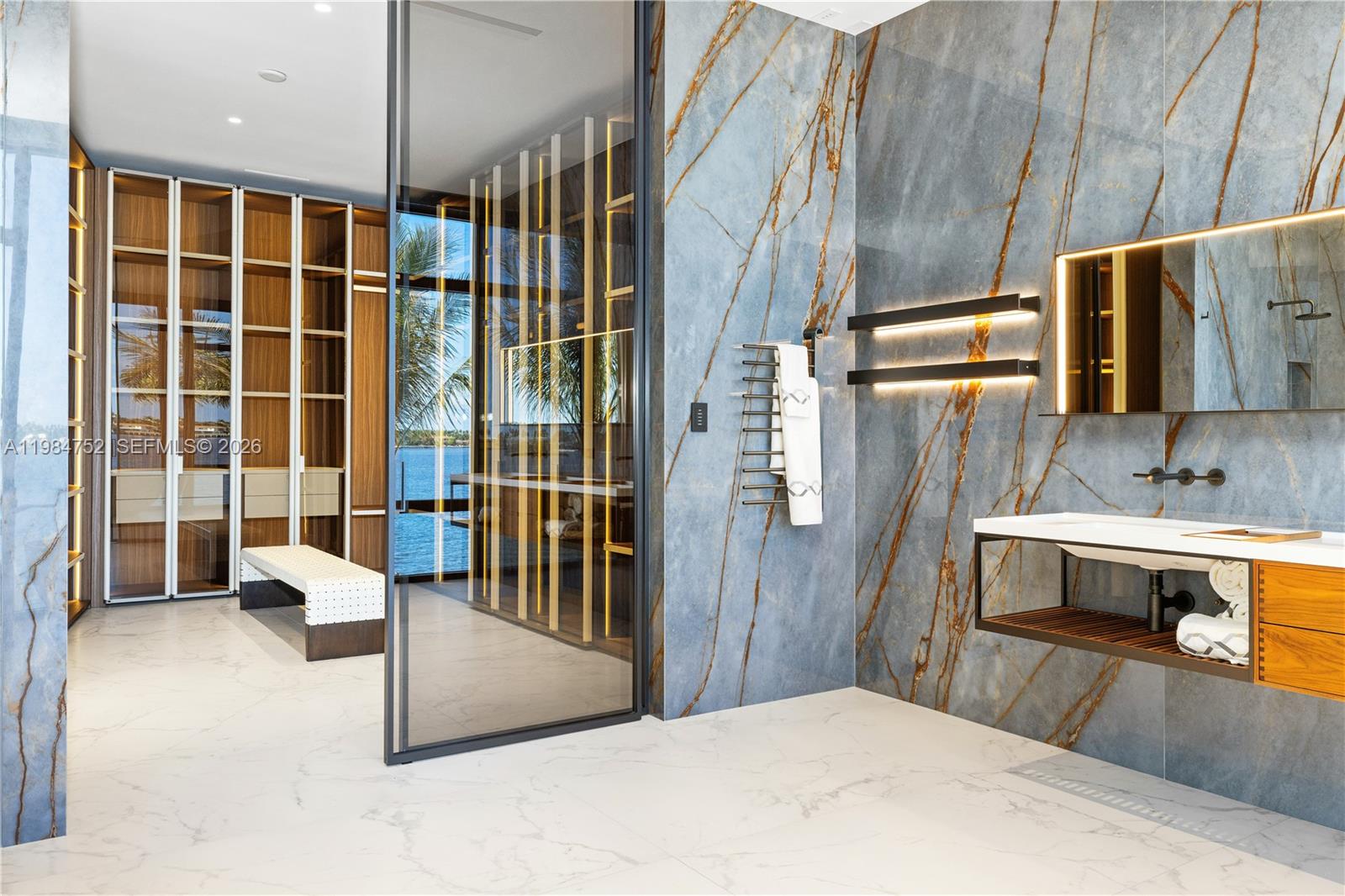 BEACH SHORES - Residential