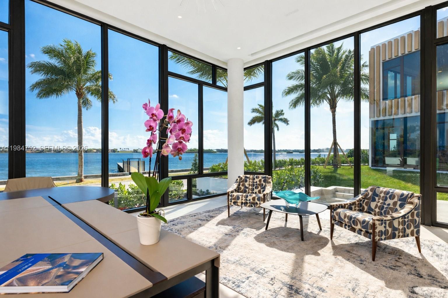 BEACH SHORES - Residential