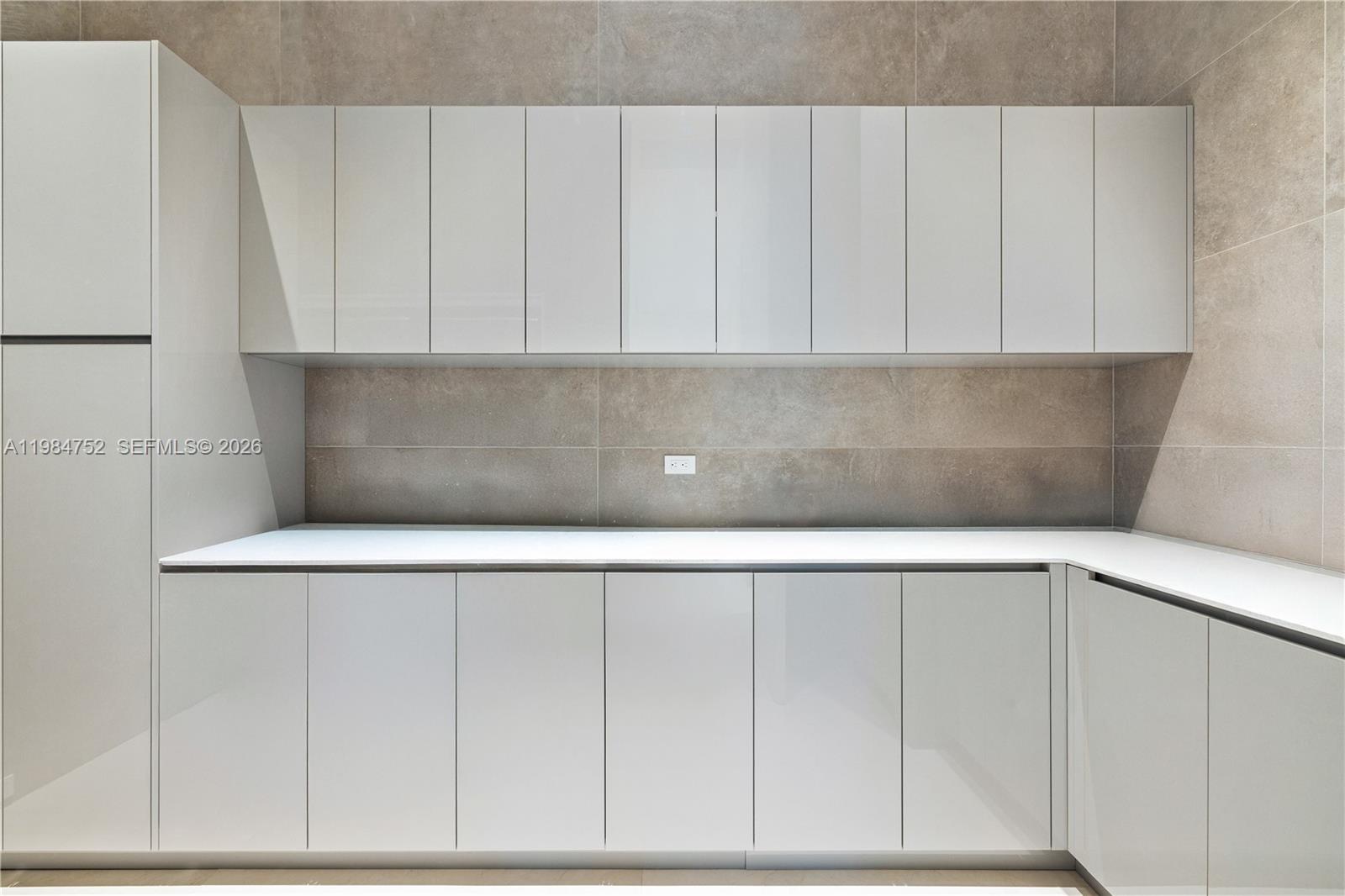 BEACH SHORES - Residential