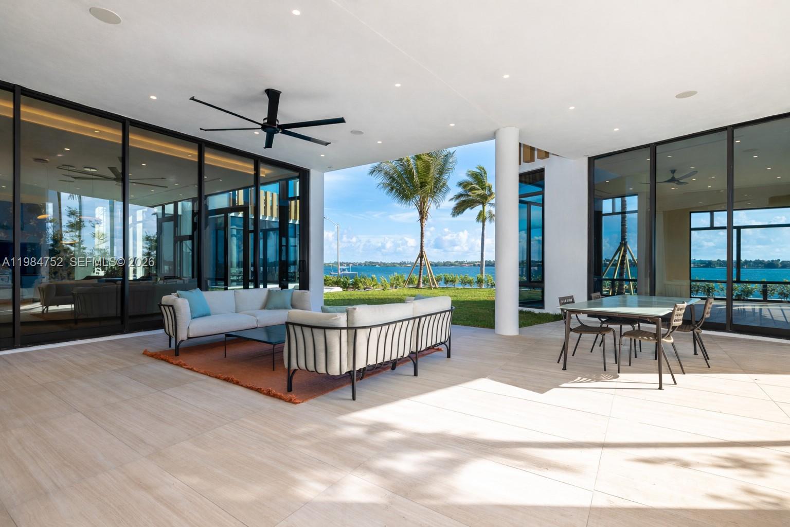 BEACH SHORES - Residential