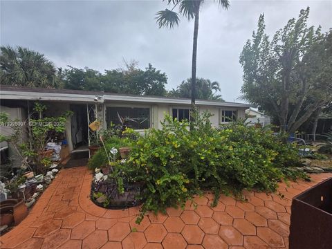 Photo of 906 NE 23rd Ter, Pompano Beach, FL 33062 (MLS # A11925097)