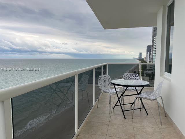 3725 S Ocean Dr 1402, Hollywood, Broward County, Florida - 2 Bedrooms  
2 Bathrooms - 