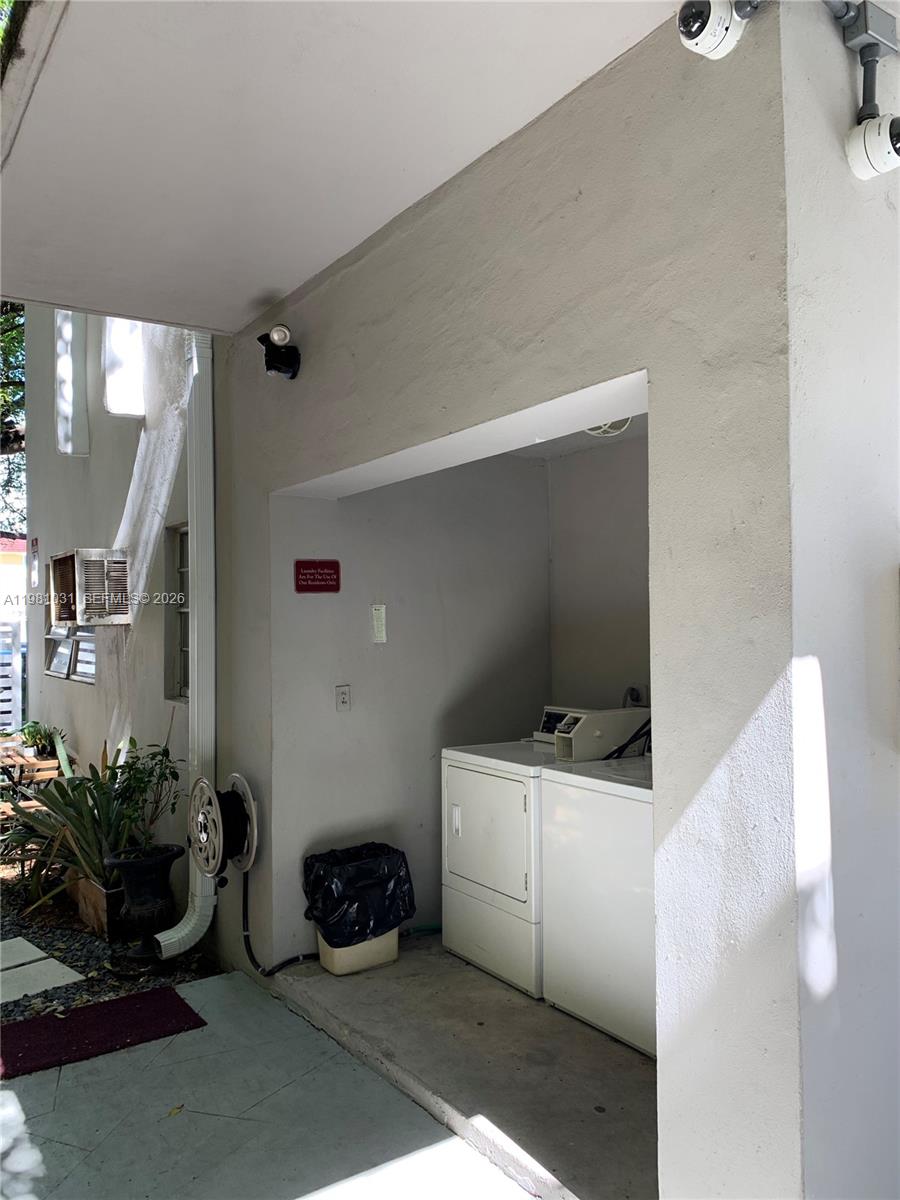 C GAB DOUGLAS SEC - Residential Lease