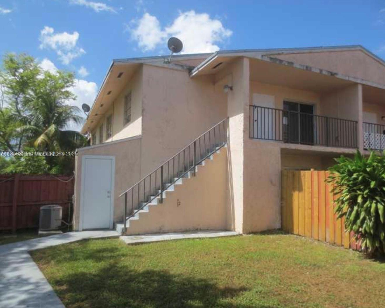 15665 SW 82nd Cir Ln 4-4