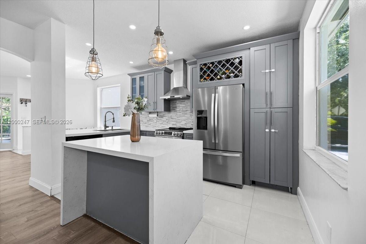 REGENCY - Residential Lease