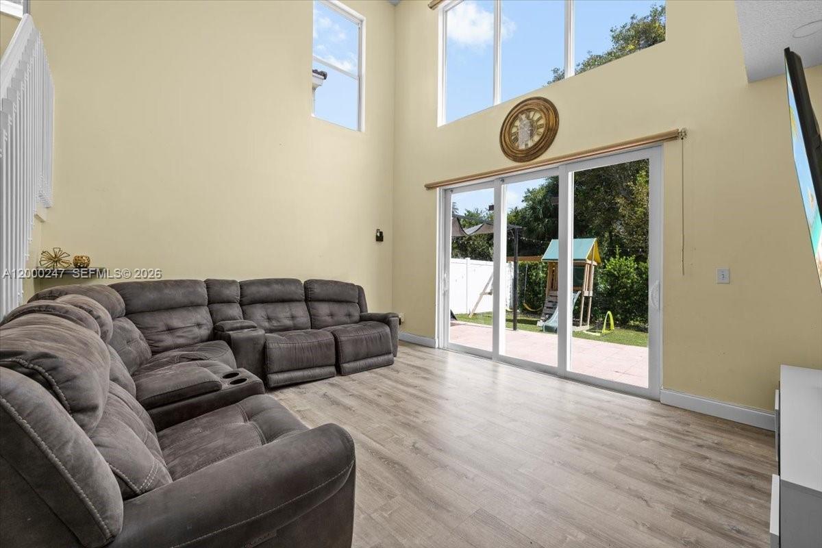 REGENCY - Residential Lease