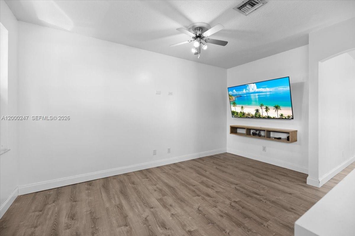 REGENCY - Residential Lease