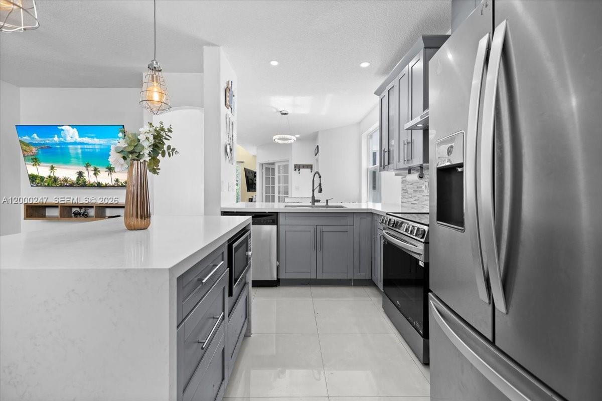 REGENCY - Residential Lease