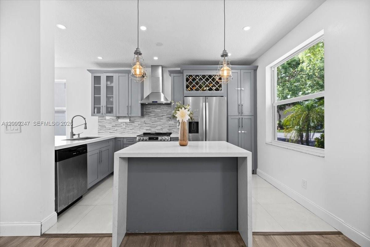 REGENCY - Residential Lease