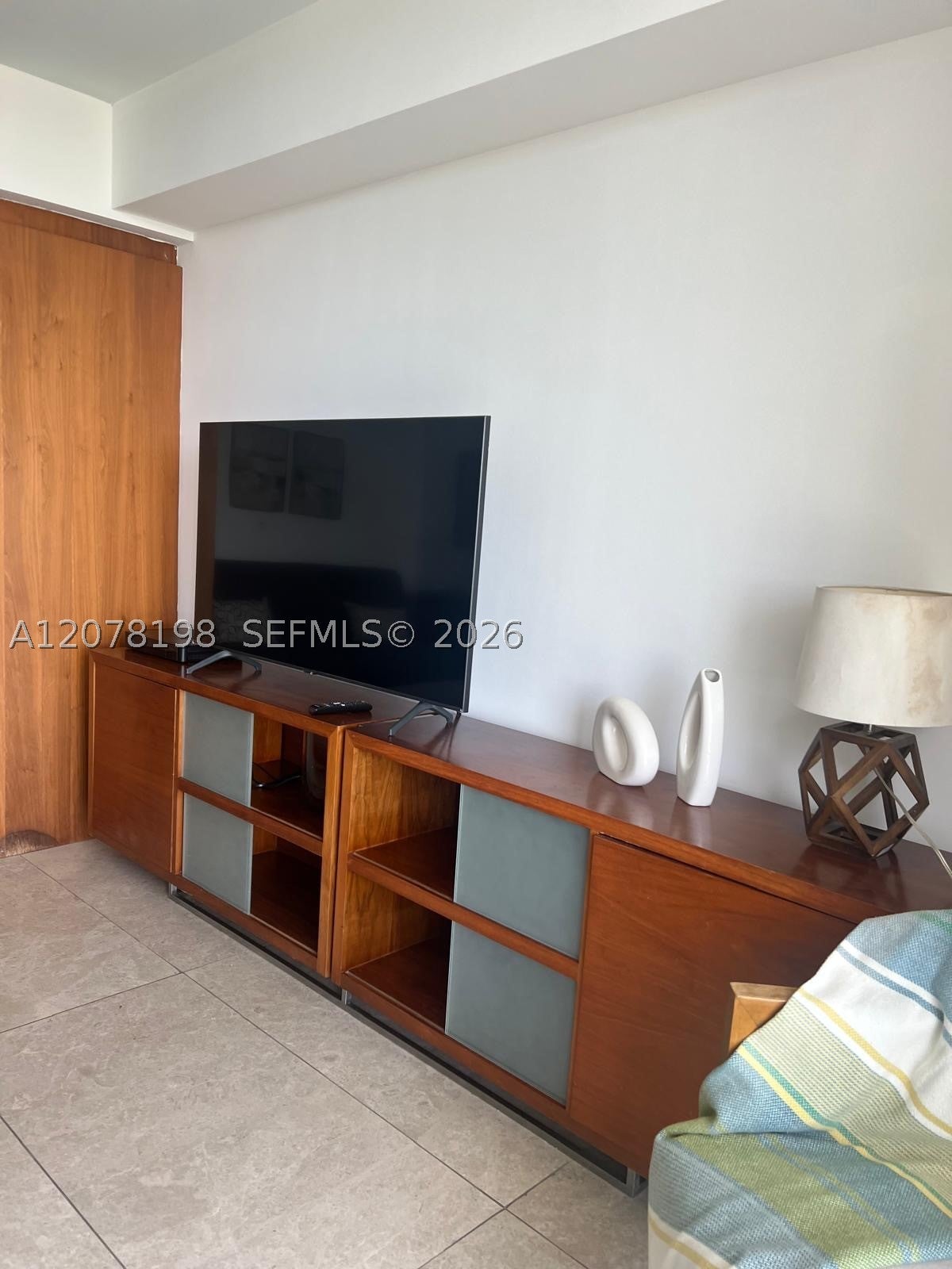 50 Biscayne Blvd 606
