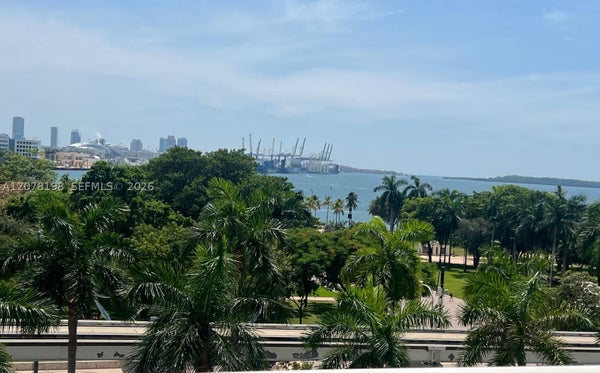 50 BISCAYNE BLVD APT 606, MIAMI, FL 33132 - Image b9684a61b34e4b81b960e5ebb97d773f/792459005