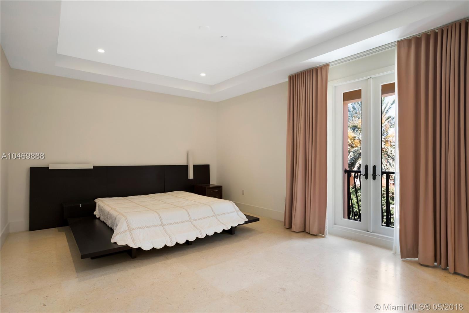 CLOISTERS ON THE BAY COND - Residential