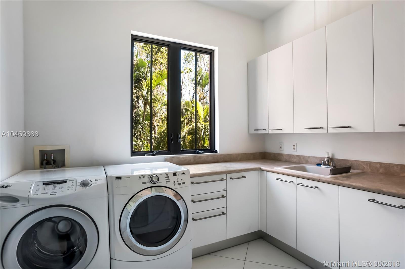 CLOISTERS ON THE BAY COND - Residential