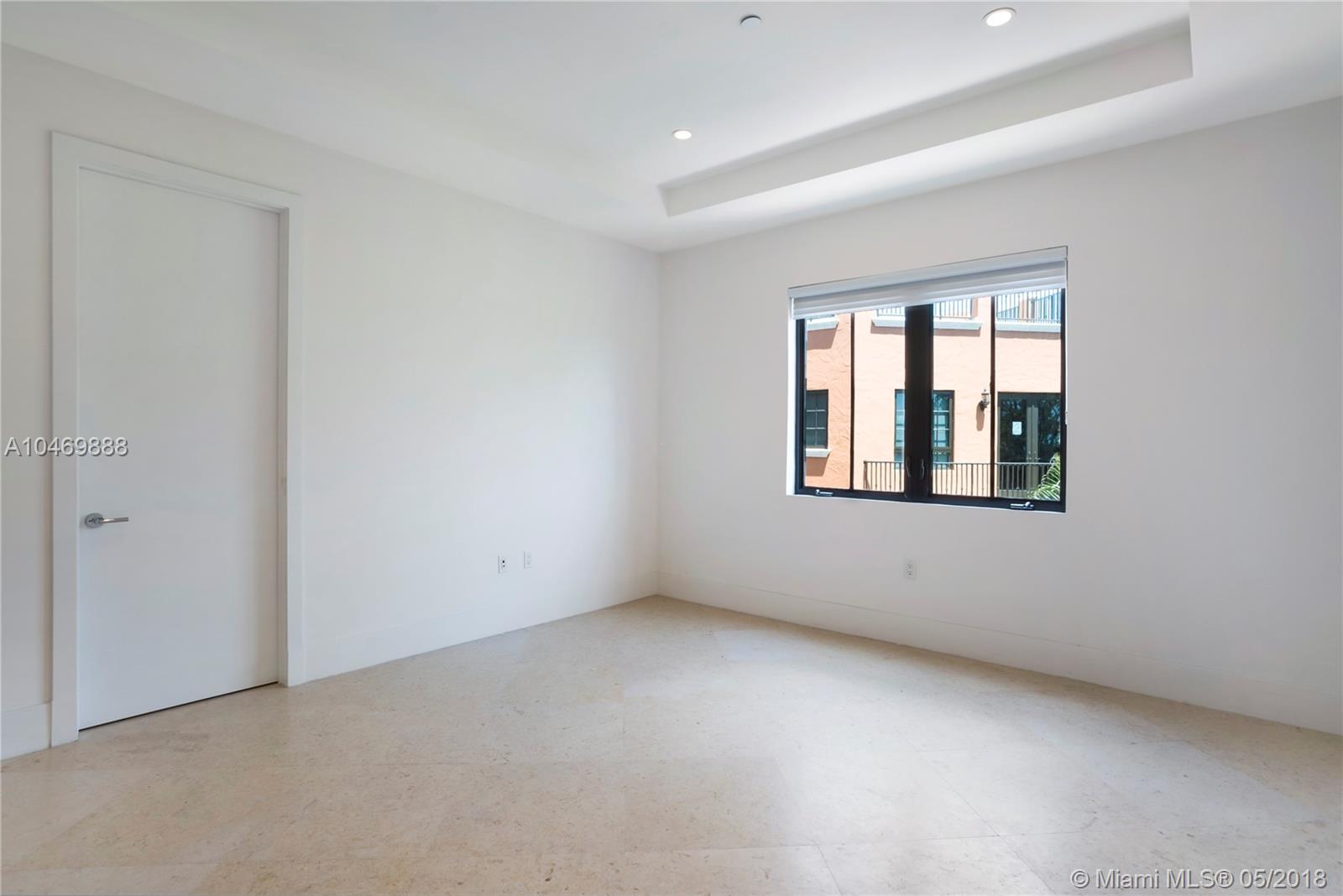 CLOISTERS ON THE BAY COND - Residential