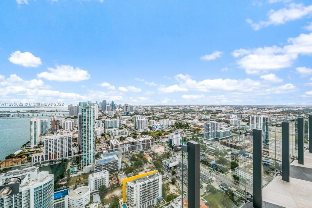 PARAISO BAYVIEWS CONDO - Residential