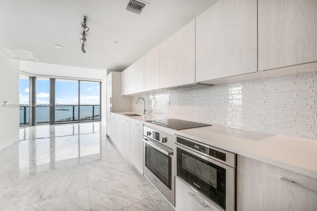 PARAISO BAYVIEWS CONDO - Residential