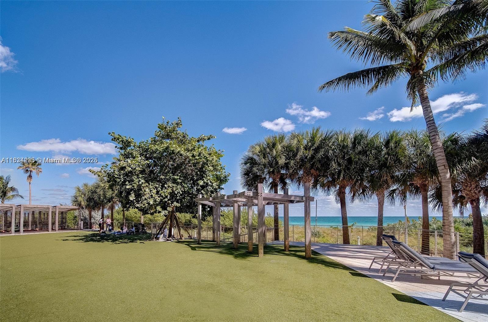 NORTH CARILLON BEACH COND - Residential