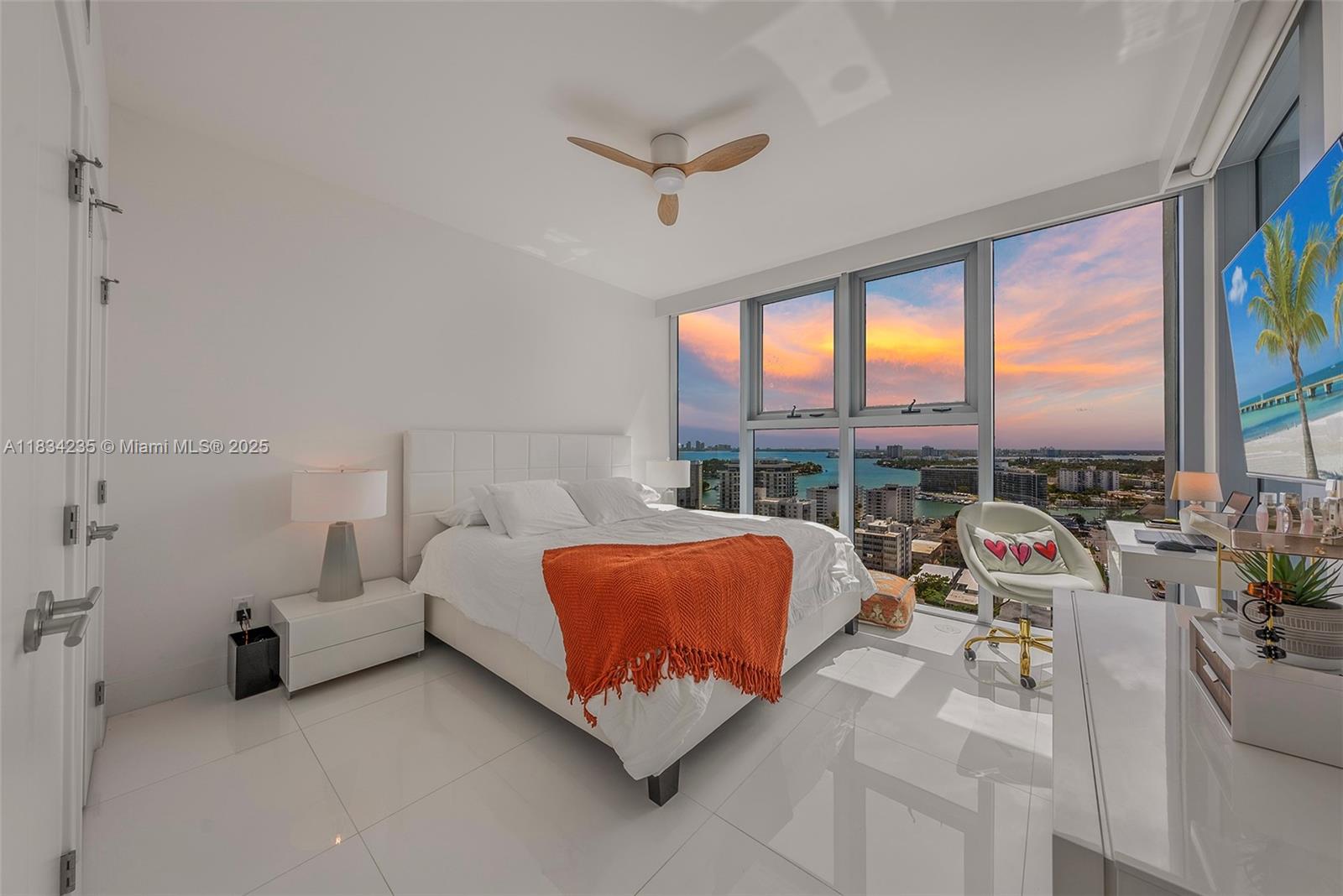 NORTH CARILLON BEACH COND - Residential