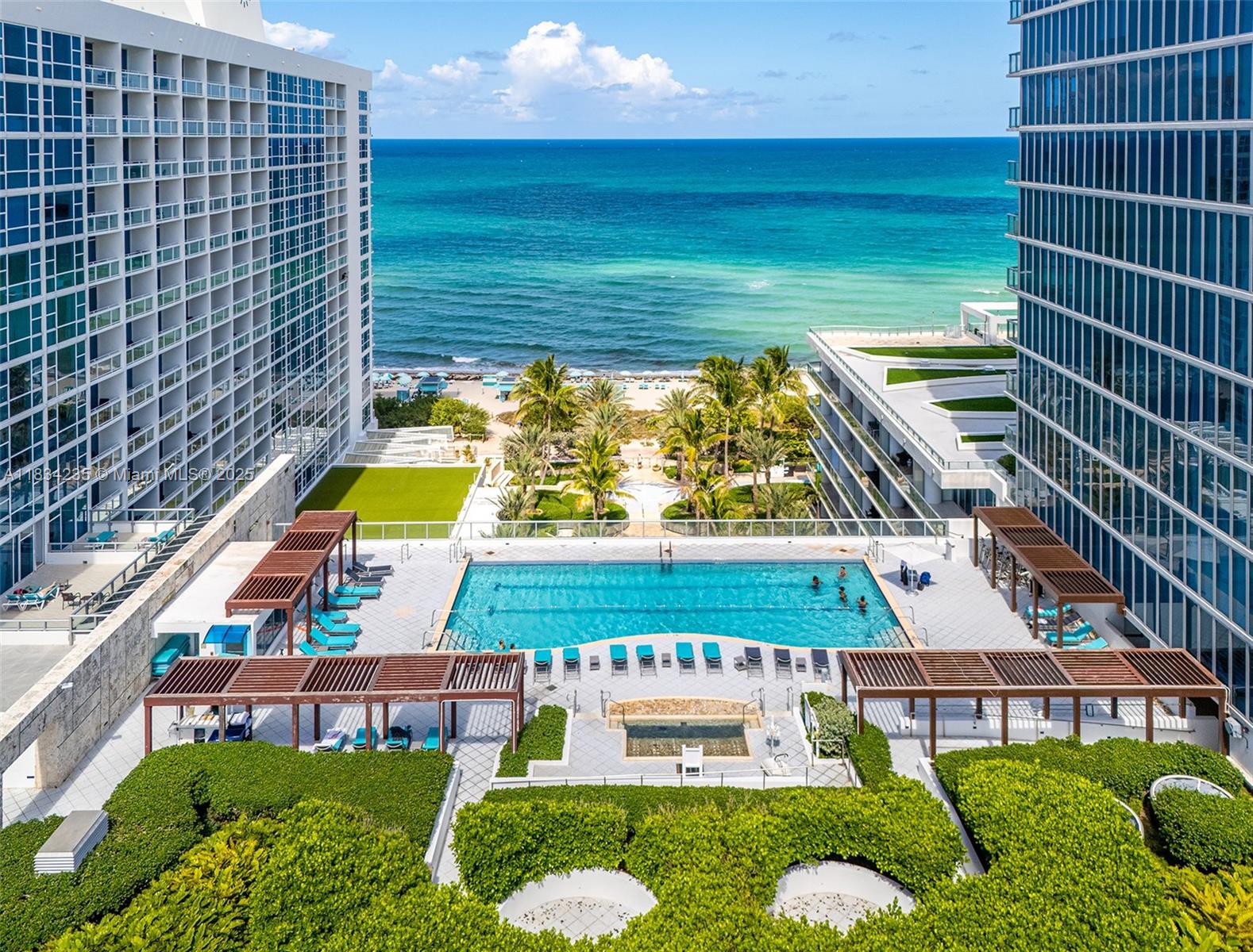 NORTH CARILLON BEACH COND - Residential
