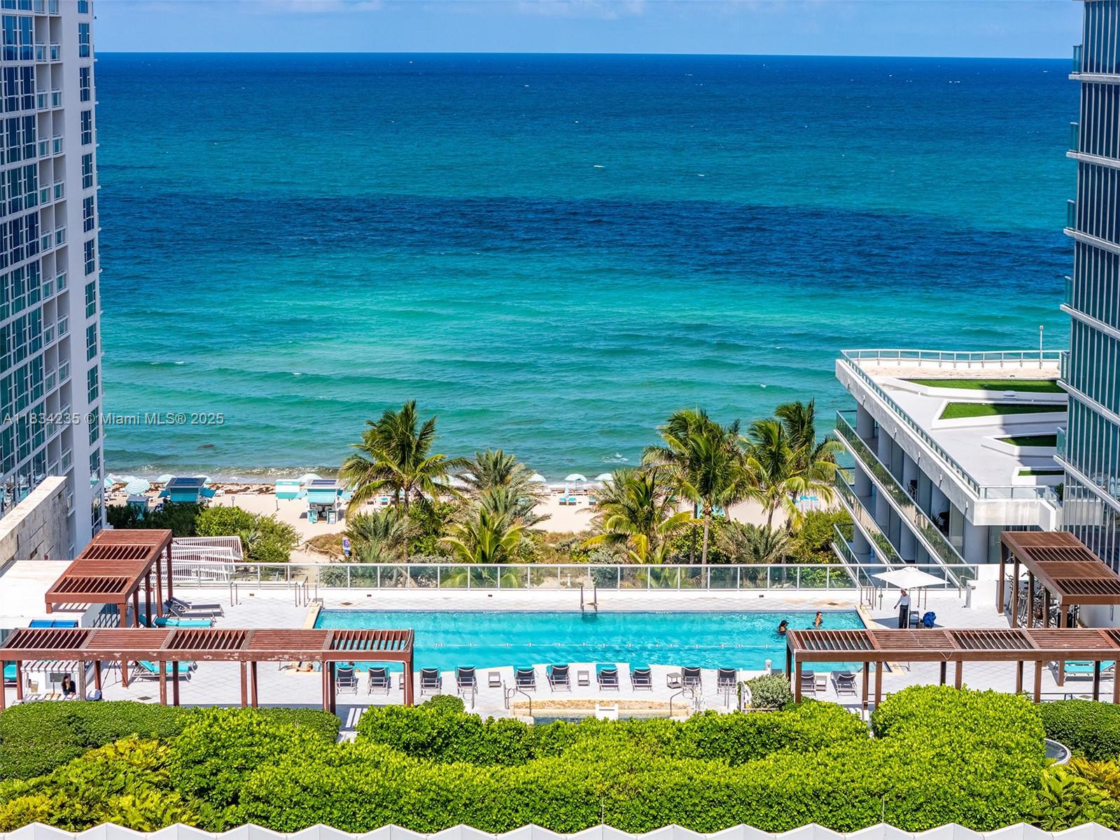 NORTH CARILLON BEACH COND - Residential