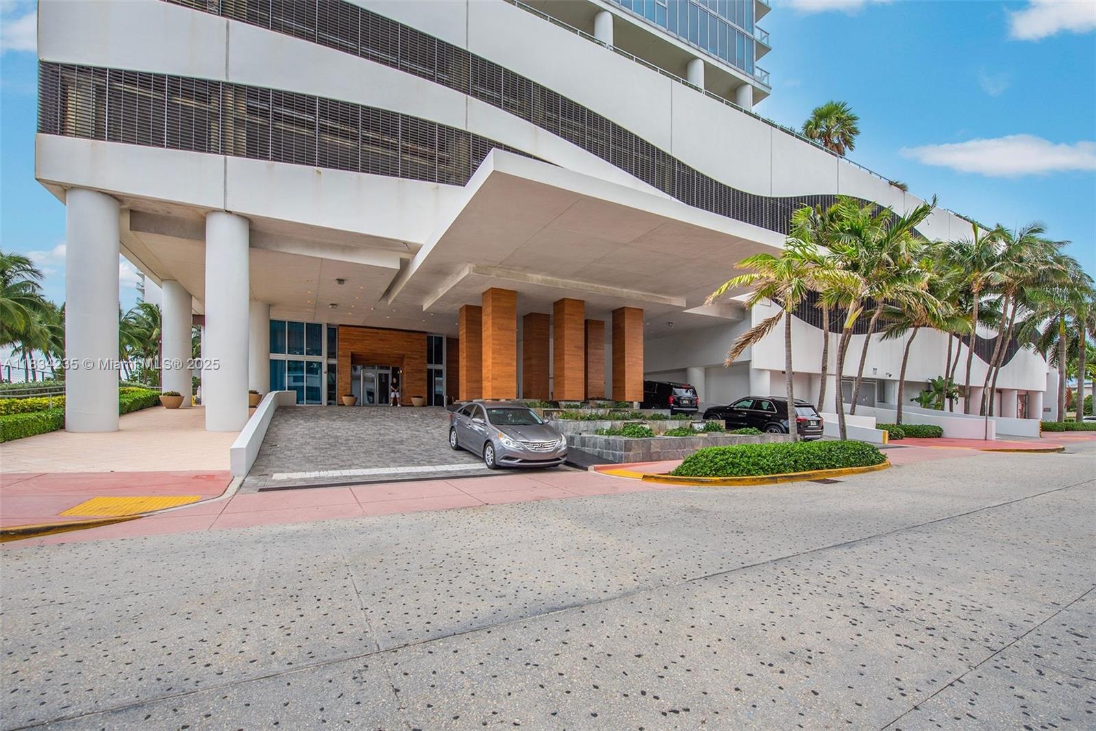NORTH CARILLON BEACH COND - Residential