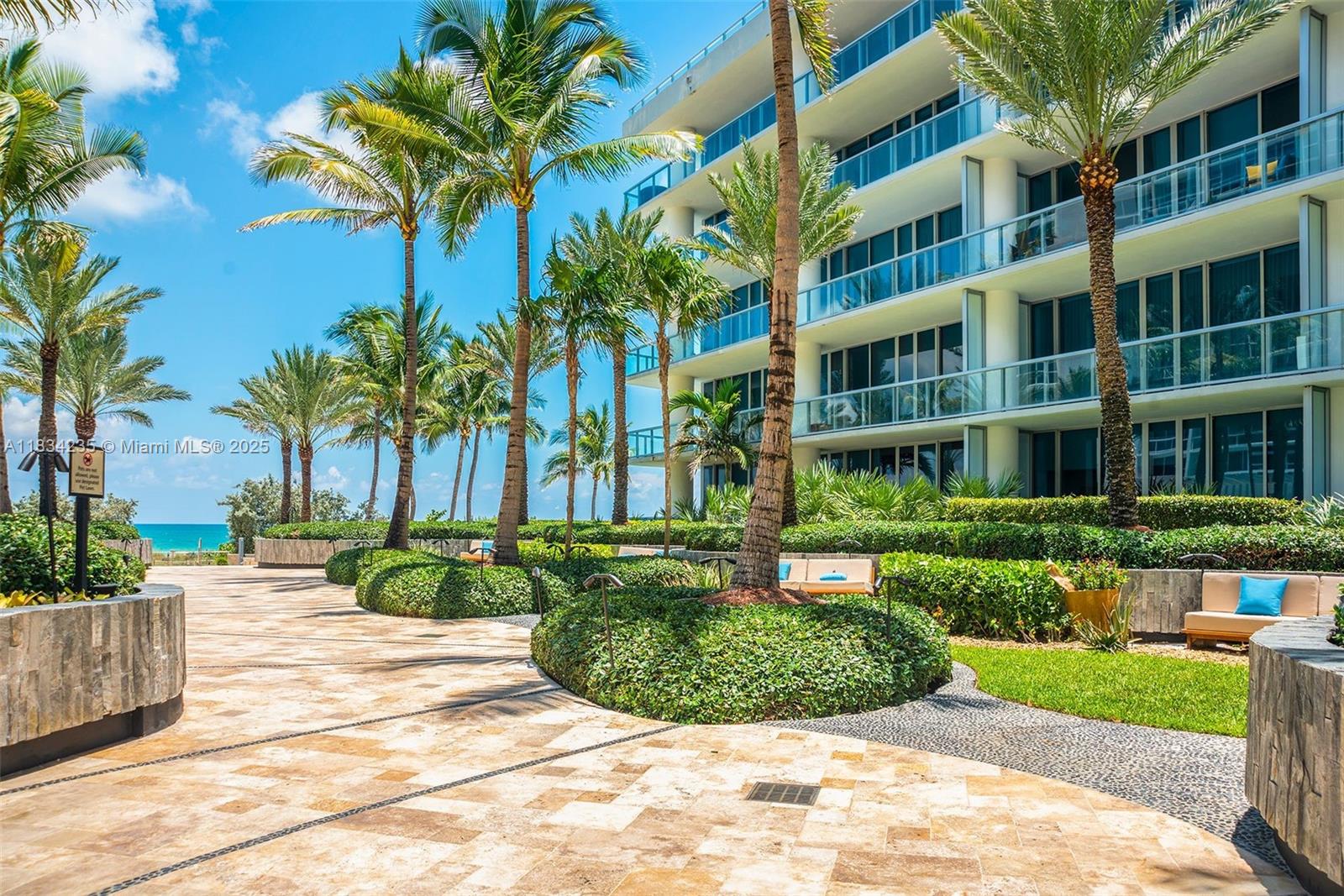 NORTH CARILLON BEACH COND - Residential