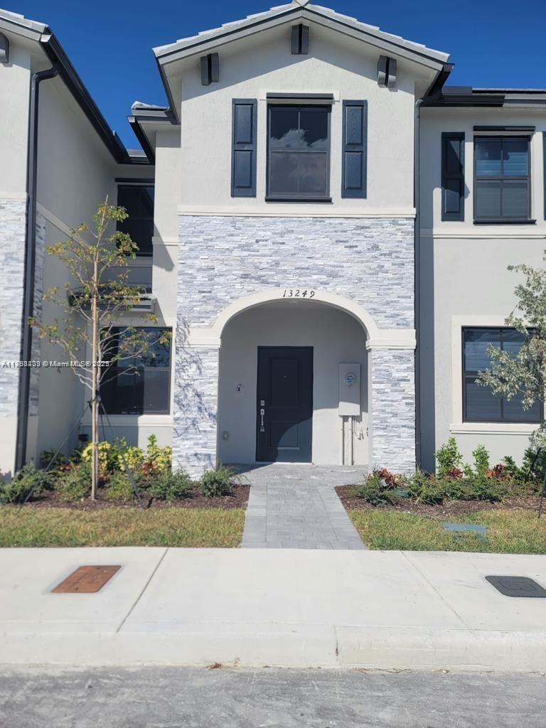 Rental Property at 13249 Sw 286th Ter 13249, Homestead, Miami-Dade County, Florida - Bedrooms: 3 
Bathrooms: 3  - $2,425 MO.