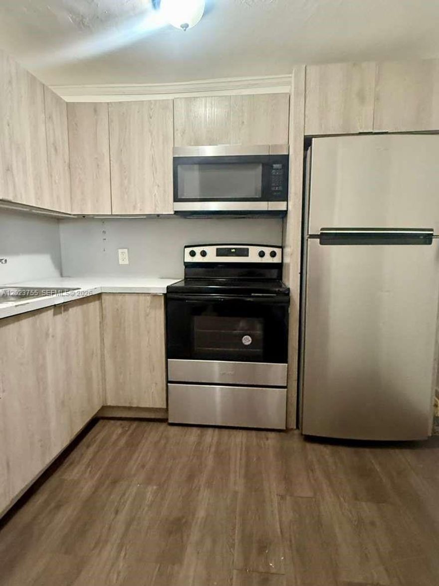 Great 2/2 unit on a multi-family land. Gated property. Comes with 2 parking spots. Great location. Corner of Hallandale Beach Blvd.